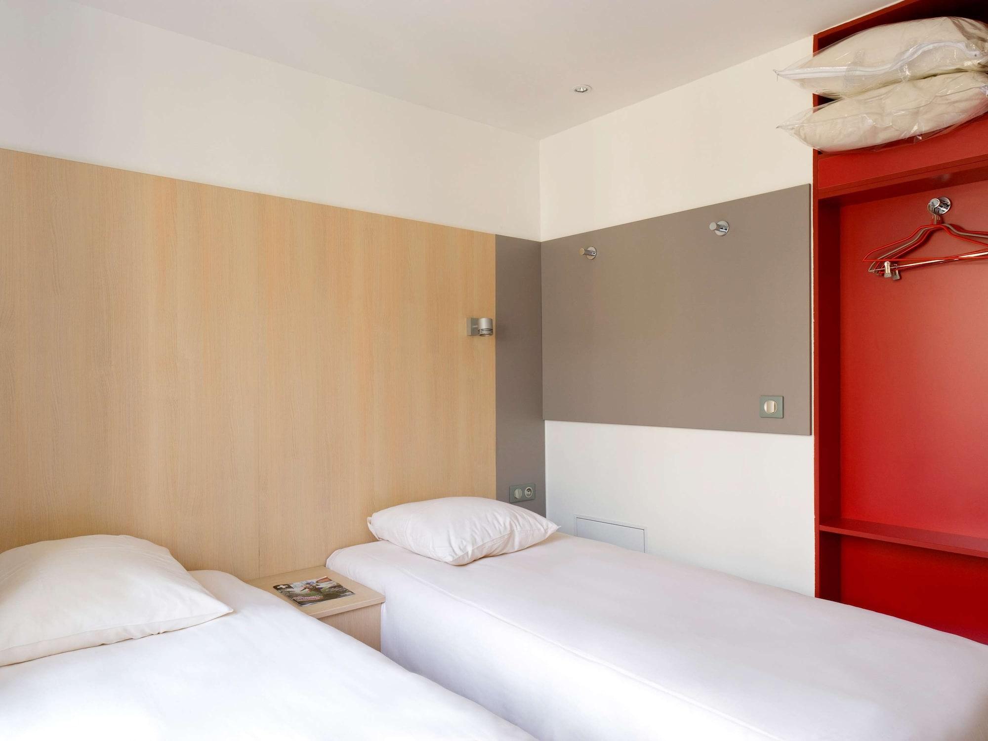 Hotel Ibis Styles Paris Cadet Lafayette Esterno foto