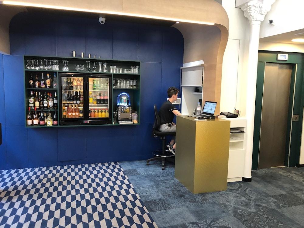 Hotel Ibis Styles Paris Cadet Lafayette Esterno foto