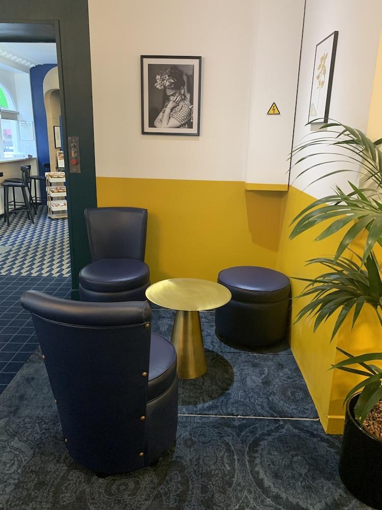 Hotel Ibis Styles Paris Cadet Lafayette Esterno foto