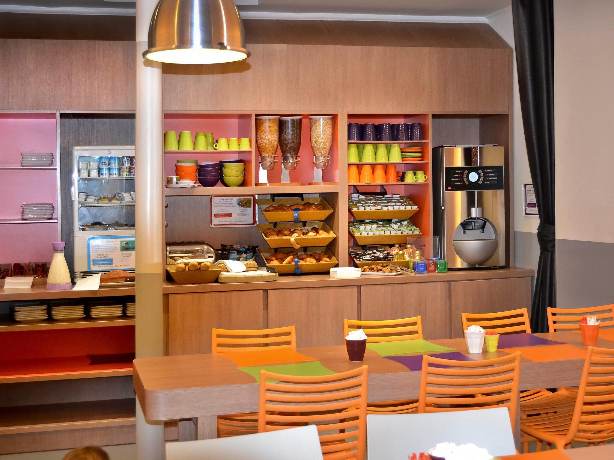 Hotel Ibis Styles Paris Cadet Lafayette Esterno foto
