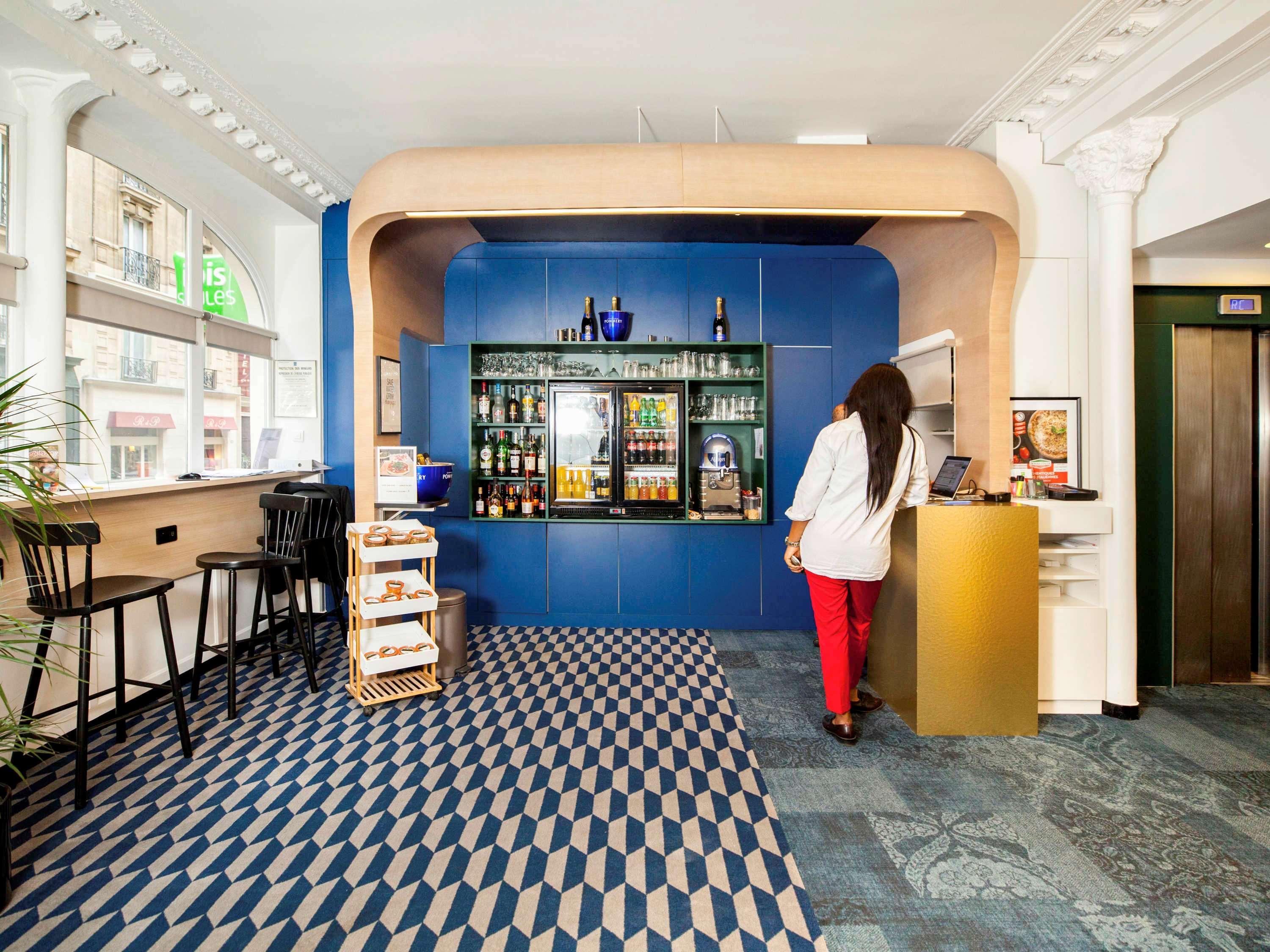 Hotel Ibis Styles Paris Cadet Lafayette Esterno foto