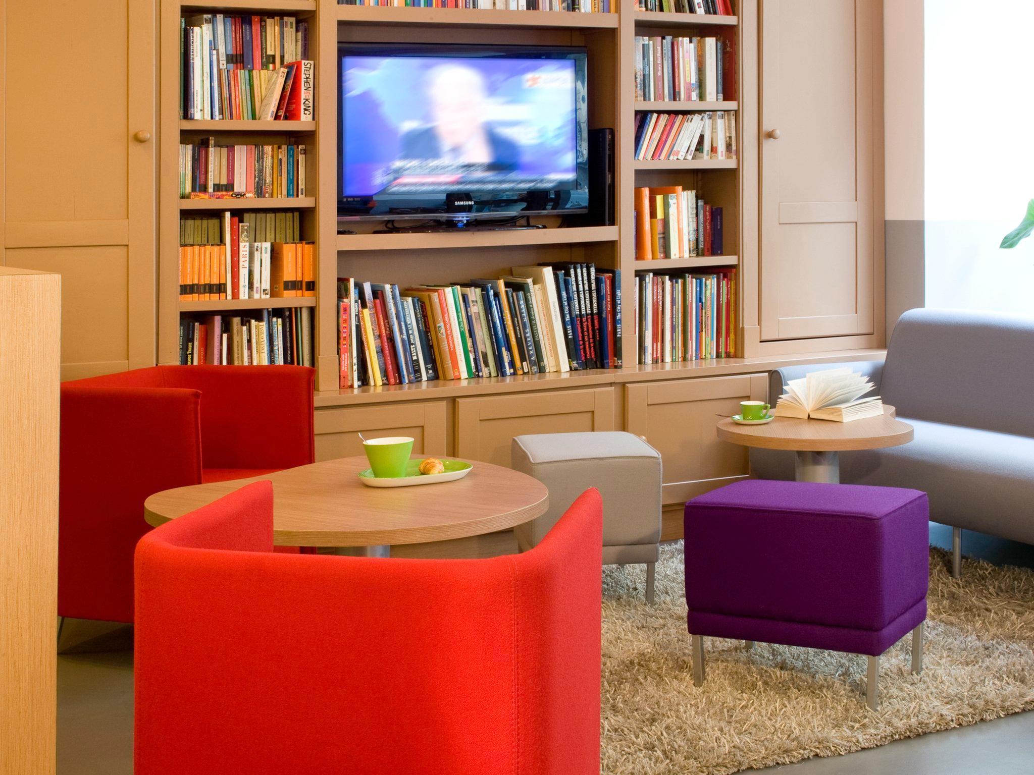 Hotel Ibis Styles Paris Cadet Lafayette Esterno foto