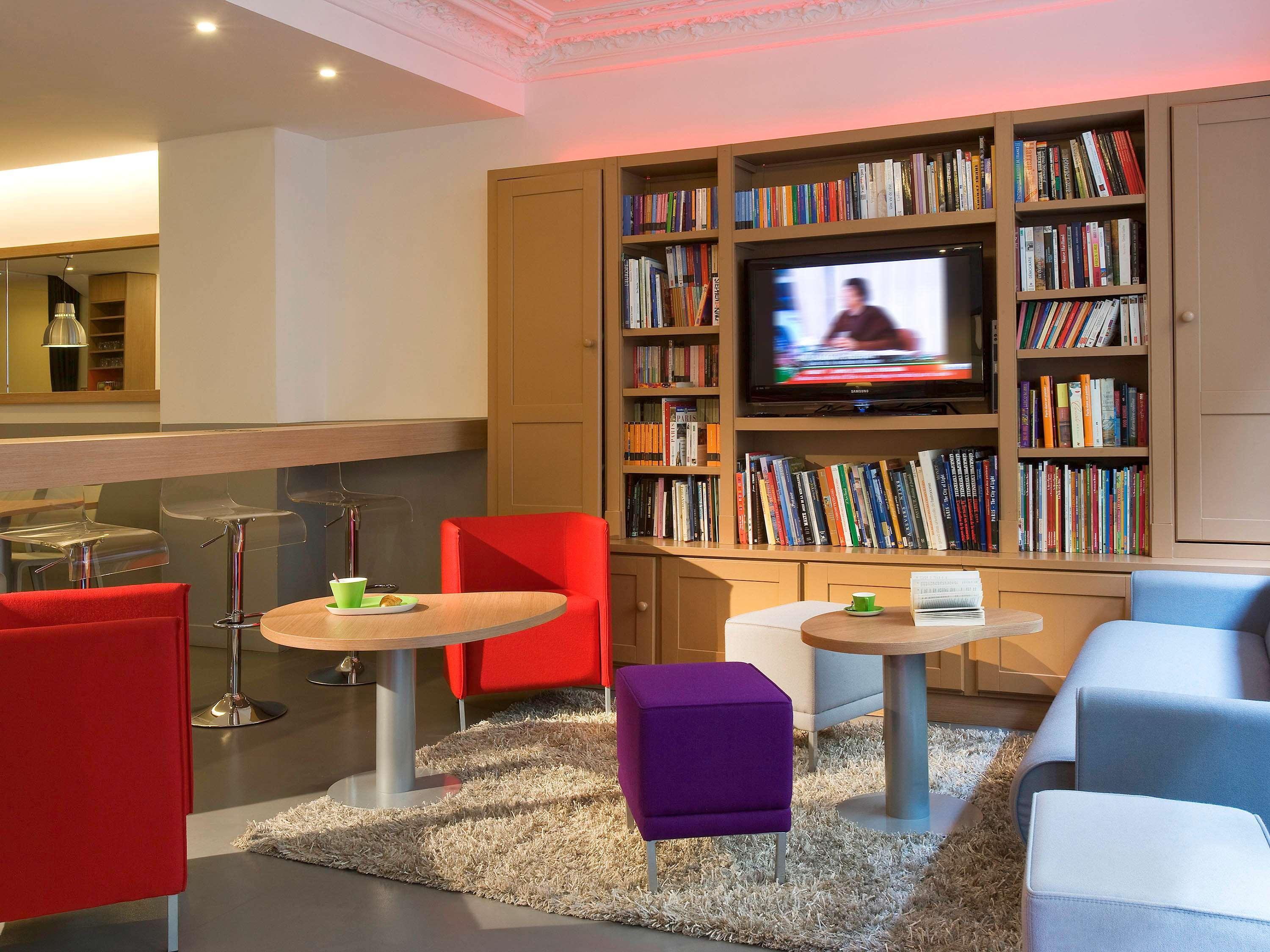 Hotel Ibis Styles Paris Cadet Lafayette Esterno foto