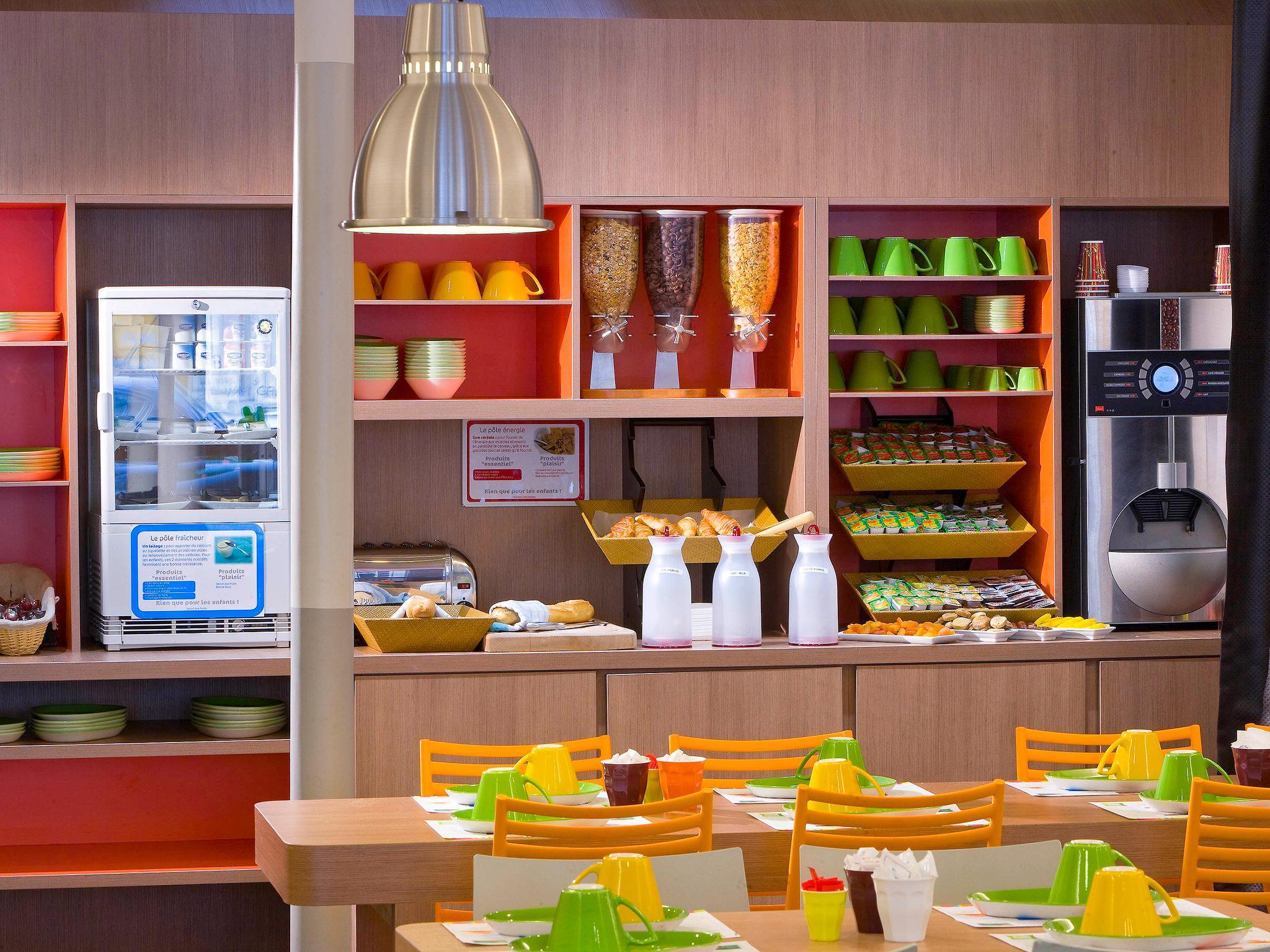 Hotel Ibis Styles Paris Cadet Lafayette Esterno foto