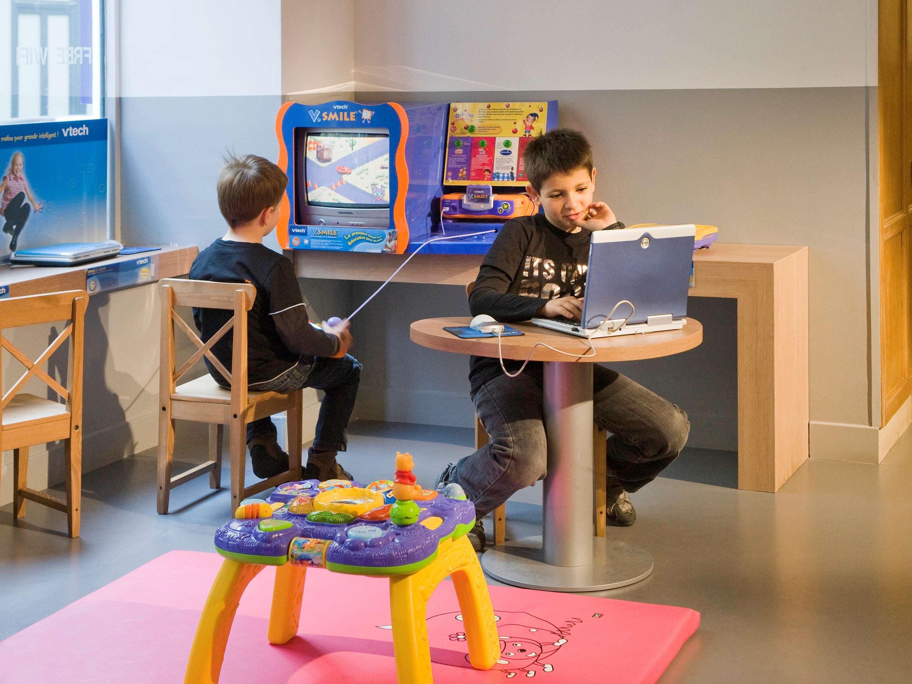 Hotel Ibis Styles Paris Cadet Lafayette Esterno foto