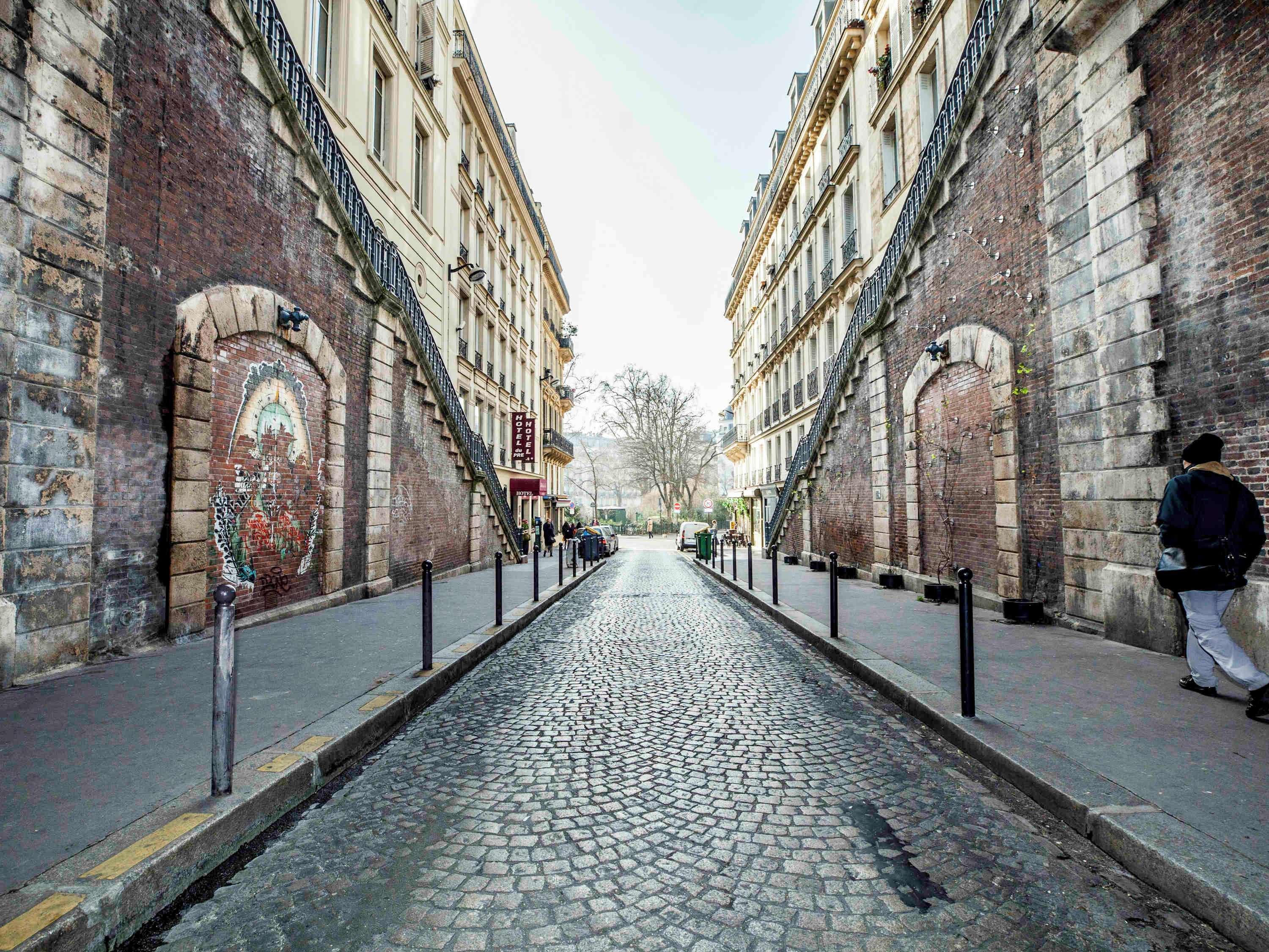 Hotel Ibis Styles Paris Cadet Lafayette Esterno foto