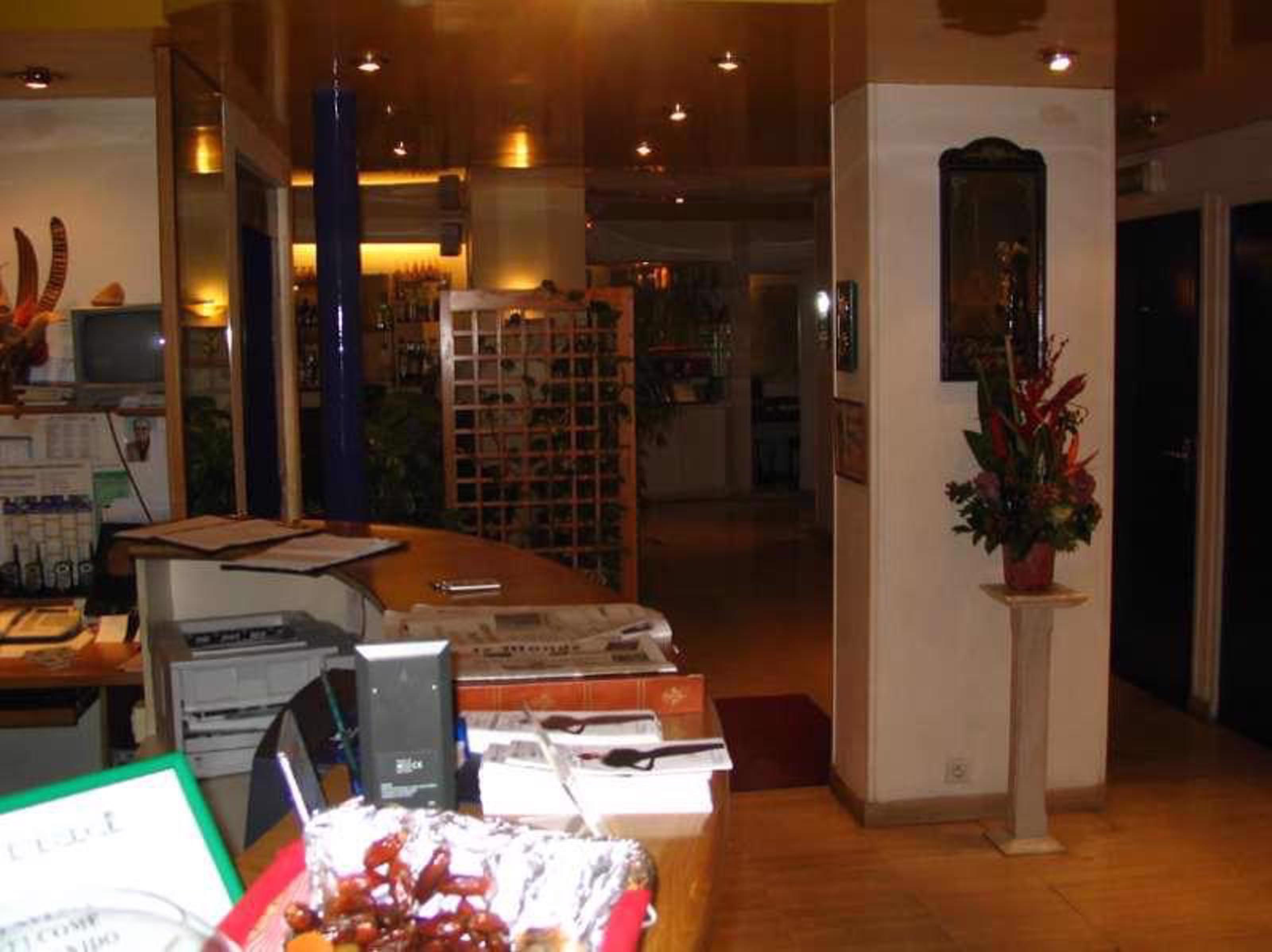 Hotel Ibis Styles Paris Cadet Lafayette Esterno foto