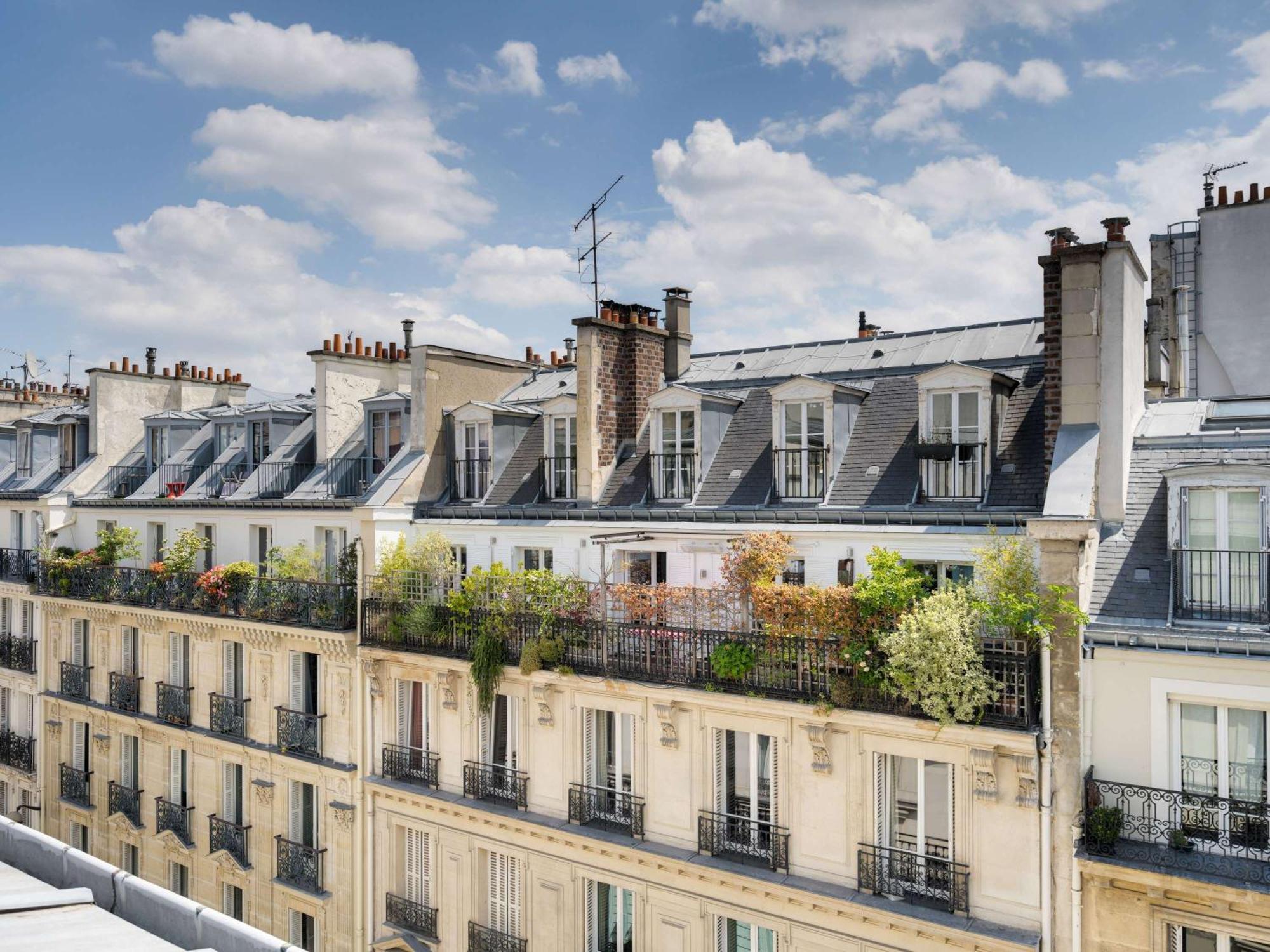 Hotel Ibis Styles Paris Cadet Lafayette Esterno foto