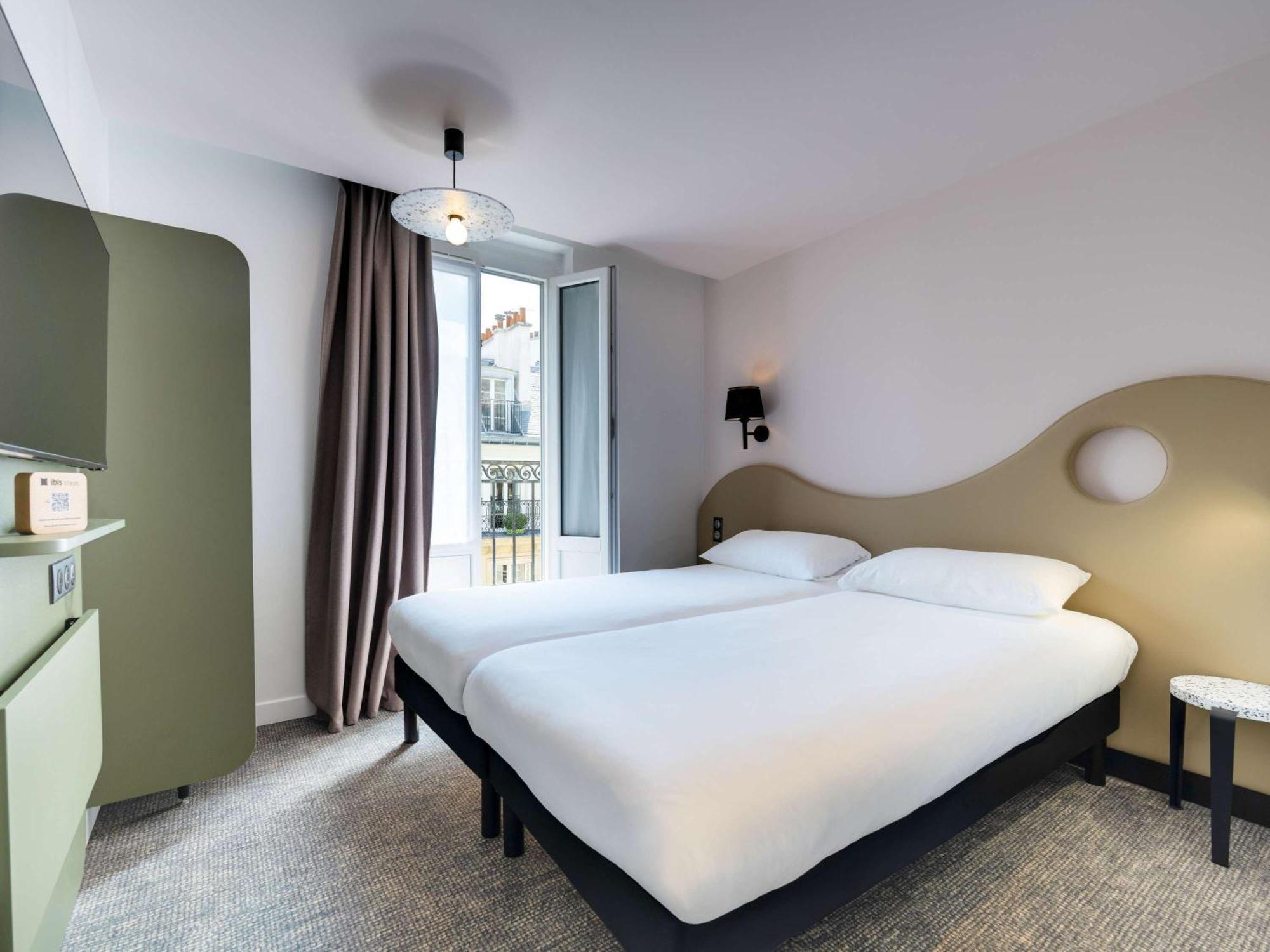 Hotel Ibis Styles Paris Cadet Lafayette Esterno foto